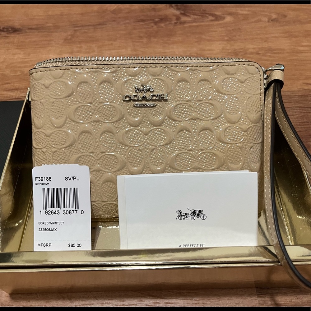 NWT Coach Wristlet